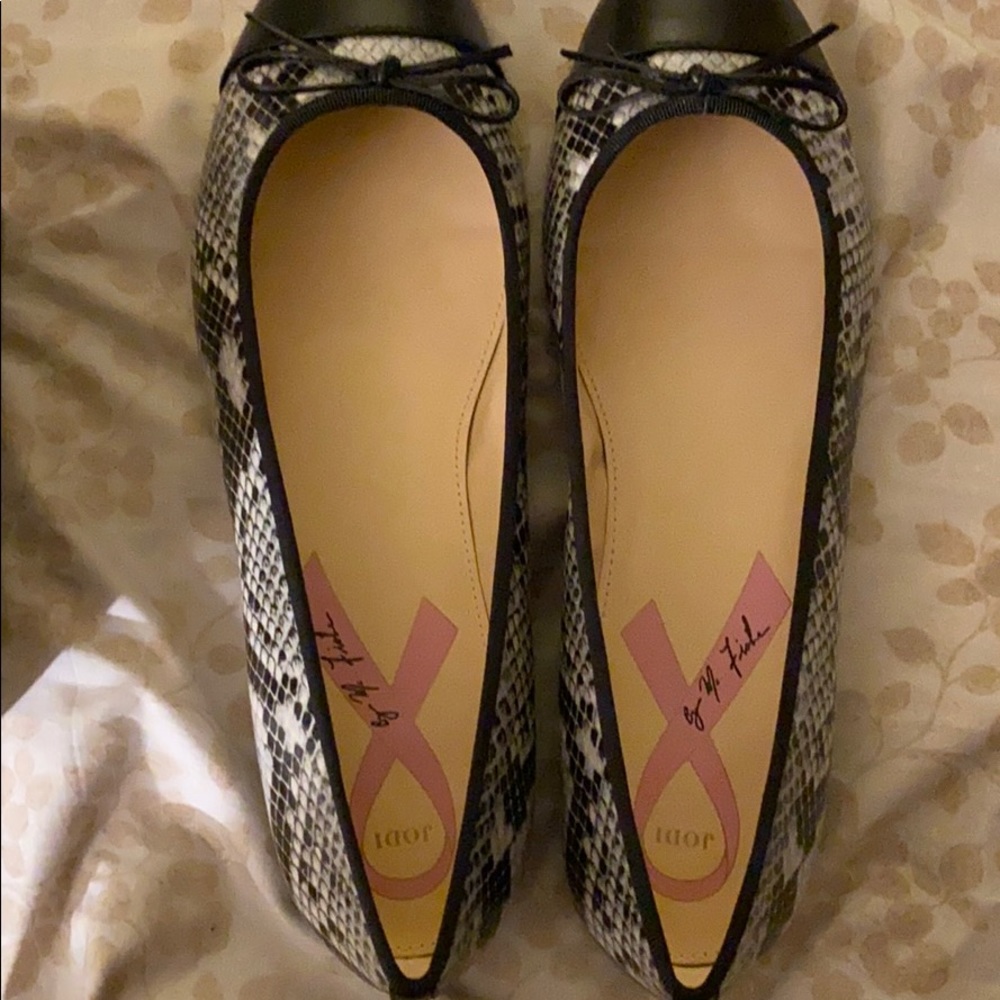 Marc Fisher snakeprint ballet flats